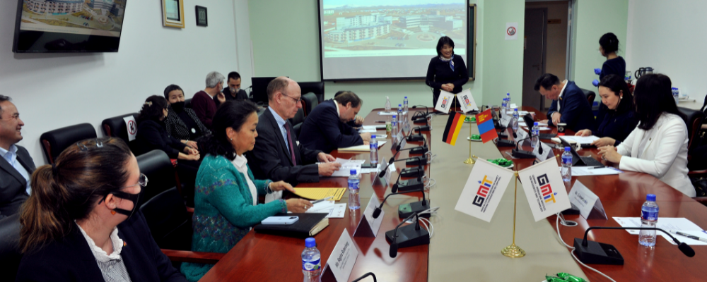 БСШУС-ын Байнгын хорооны гишүүд болон ХБНГУ-аас Монгол Улсад суугаа Элчин сайд нар МГТИС-д албан уулзалт хийлээ